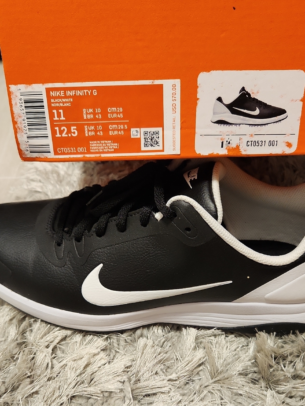Nike Men's Black and White Running Sneakers